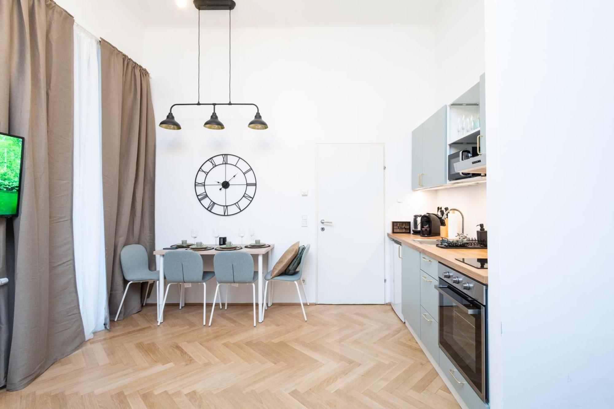 Charming Retreat Walking Distance From Town Centre Apartment Wien Ngoại thất bức ảnh